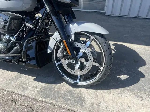 2025 Harley-Davidson FLHX - Street Glide in Sport Touring in Winnipeg - Image 5