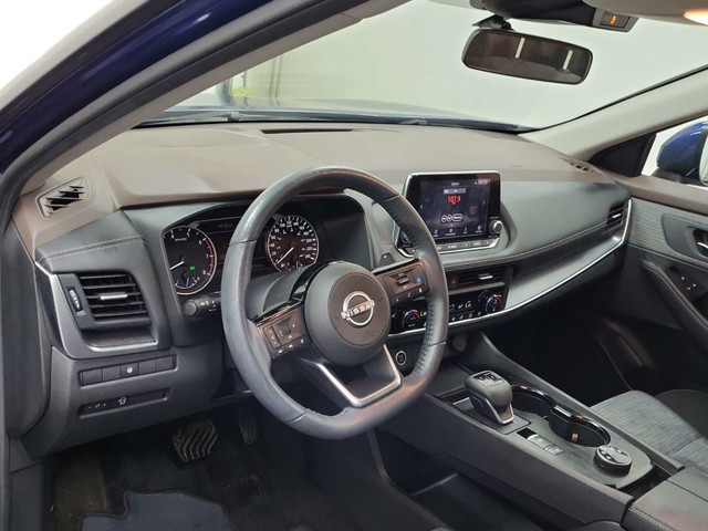 2023 Nissan Rogue SV Moonroof SV/AWD/PANO ROOF/23KM/OFF 1 OWN... in Cars & Trucks in Belleville - Image 2