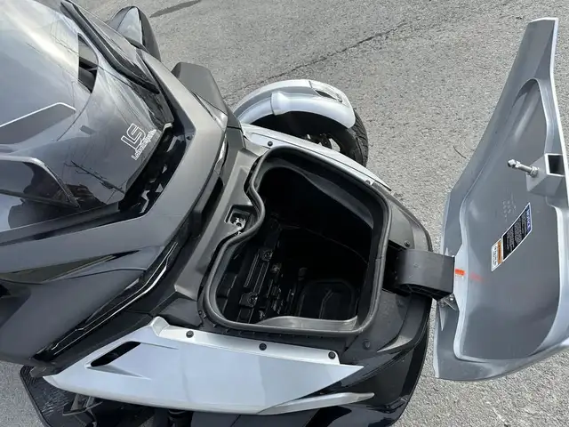 2022 Bombardier SPYDER RT STANDARD in Street, Cruisers & Choppers in Ottawa - Image 9