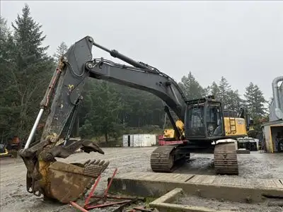 Hours: 10293 | Location: Nanaimo, BC, CA | Arms: Medium-Long Arm; Attachments: Hydraulic Thumb; Boom...
