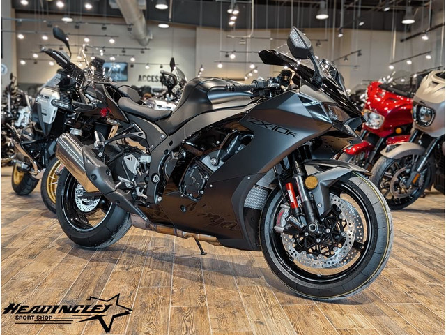 2025 Kawasaki Ninja ZX-10R // Metallic Spark Flat Black/Ebony in Sport Bikes in Winnipeg