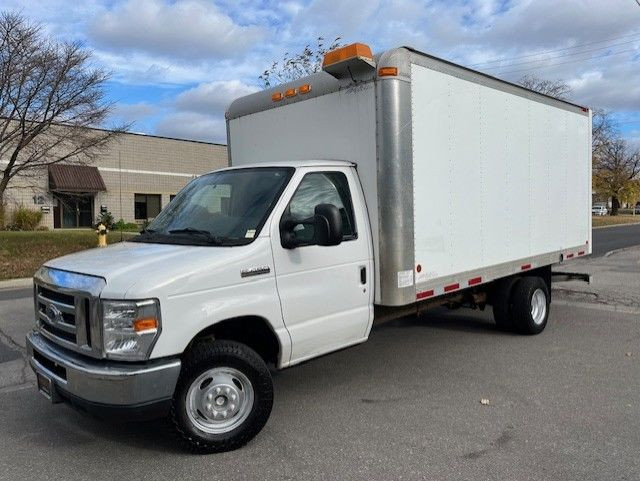 2017 Ford Econoline Commercial Cutaway E-450 Super Duty 16' MULT in Cars & Trucks in City of Toronto