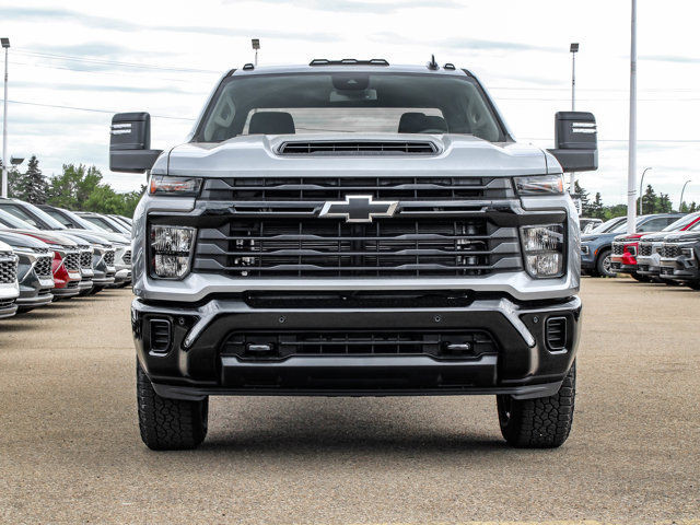 2025 Chevrolet Silverado 2500HD Custom | Running Boards in Cars & Trucks in Edmonton - Image 3