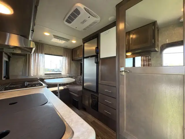 2018 Adventurer 19RD Motorisé classe C 2018 ALP Adventurer 19RD in RVs & Motorhomes in Lanaudière - Image 11