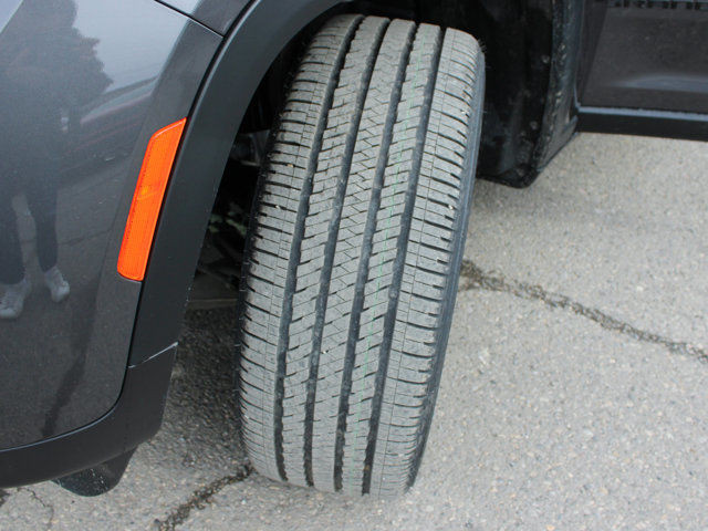 2025 Jeep Grand Cherokee Altitude in Cars & Trucks in Calgary - Image 2