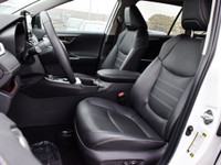 Leather Seats, Sunroof, Cooled Seats, Wireless Charging, Heated Steering Wheel! Buy with Confidence... (image 9)