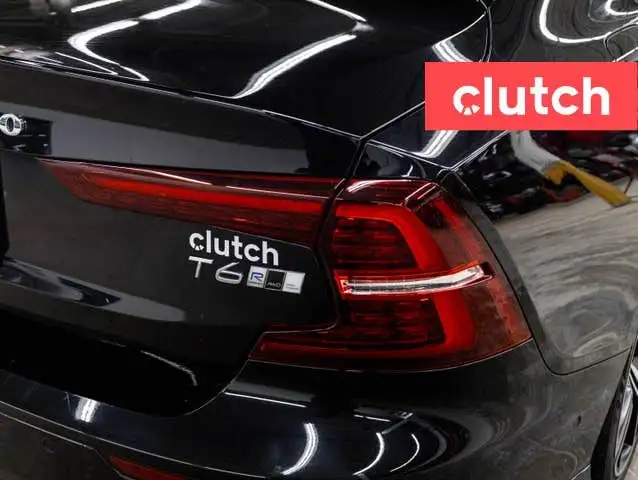 2020 Volvo S60 T6 AWD R-Design w/ Apple CarPlay & Android Auto,  dans Autos et camions dans Ottawa - Image 12