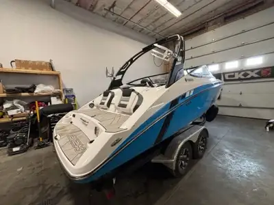 2021 Yamaha 22X with a tower and trailer 2021 Yamaha Marine SX210Affordability meets versatility in...