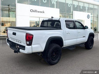 KBB.com Best Resale Value Awards. Only 46,464 Miles! This Toyota Tacoma delivers a Regular Unleaded... (image 4)