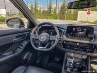 This Nissan Rogue boasts a Intercooled Turbo Regular Unleaded I-3 1.5 L/91 engine powering this Vari... (image 8)
