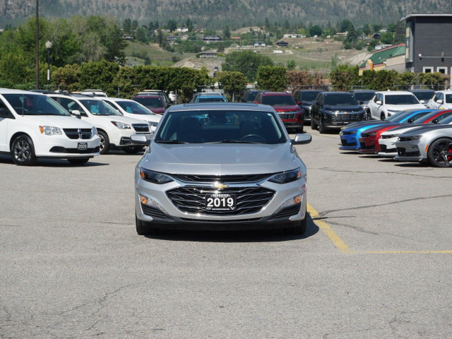 2019 Chevrolet Malibu in Cars & Trucks in Penticton - Image 2