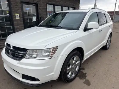 LOADED R/T! 7 PASSENGER, 4 DOOR, 6CYL, AUTOMATIC, ALL WHEEL DRIVE, Fully Loaded Including Power Wind...