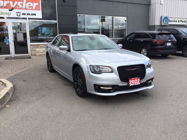 2022 Chrysler 300 300S AWD, LEATHER, SUNROOF, NAVIGATION in Cars & Trucks in Oakville / Halton Region - Image 4
