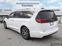 This 2023 Chrysler Pacifica Hybrid Pinnacle boasts a luxurious Black w/Black & Caramel leather inter... (image 2)