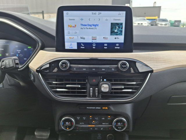 2021 Ford Escape Titanium Hybrid AWD | Pano Roof | Leather in Cars & Trucks in Guelph - Image 4