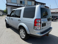 TWO KEYS / DVD PLAYER / 3 SUN ROOFS / BEAUTIFUL SUV! NAVIGATION SYSTEM / BACK UP CAMERA / SUPER CLEA... (image 5)