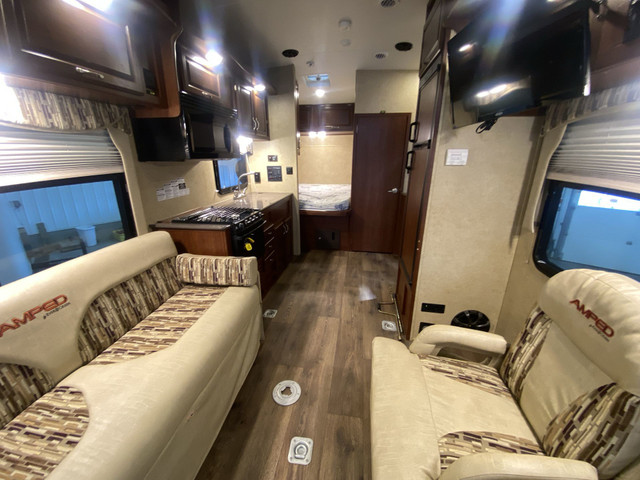 PULL BEHIND TOY HAULER 2014 AMPED 22FSB WIDE OPEN in Travel Trailers & Campers in Edmonton - Image 4