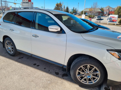 2017 Nissan Pathfinder SV