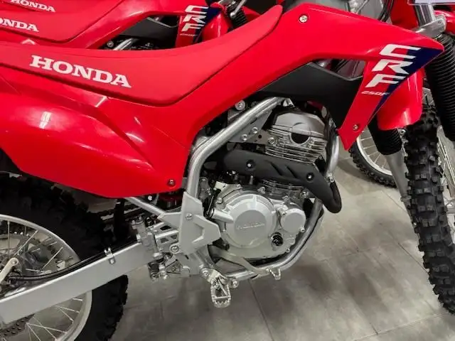 2025 HONDA CRF 250 FS Trail MX Red in Dirt Bikes & Motocross in Winnipeg - Image 3