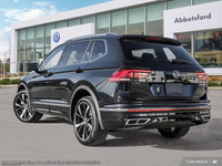 This Volkswagen Tiguan delivers a Intercooled Turbo Regular Unleaded I-4 2.0 L/121 engine powering t... (image 4)