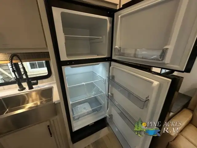 2025 Dutchmen RV Astoria 260RK in Travel Trailers & Campers in Truro - Image 15