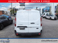 Le Ford Transit Connect XLT 2021 est un fourgon compact offrant un format parfait pour les aménageme... (image 4)