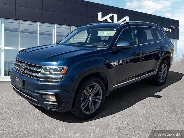 2019 Volkswagen Atlas Execline Premium Comfort, 7 Seats in Cars & Trucks in Medicine Hat - Image 2