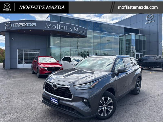 2022 Toyota Highlander XLE SUNROOF - LEATHER - AWD in Cars & Trucks in Barrie
