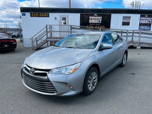 2016 Toyota Camry LE LOW KM AND CLEAN CARFAX!!!