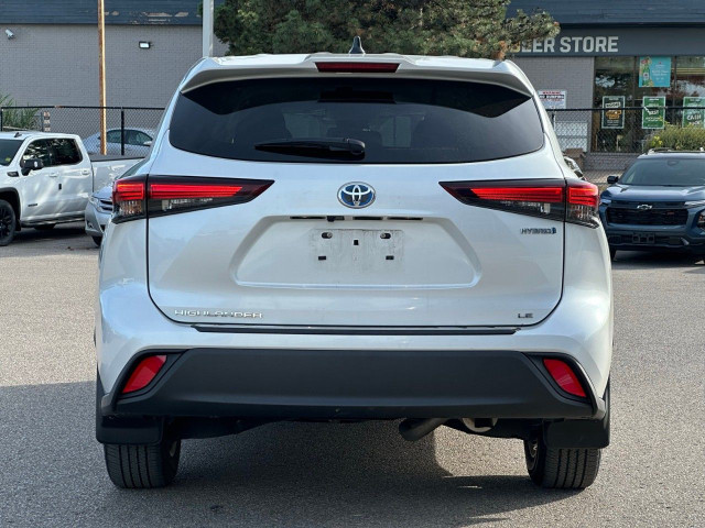 2024 Toyota Highlander in Cars & Trucks in City of Toronto - Image 4