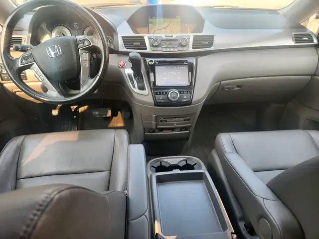 2015 Honda Odyssey 4dr Wgn Touring w/RES & Navi One Owner No Acc in Cars & Trucks in City of Toronto - Image 30