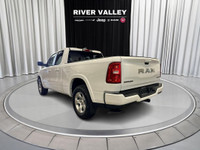 NAVIGATION, SPORT APPEARANCE PACKAGE, BIG HORN LEVEL 2 EQUIPMENT GROUP, BED UTILITY GROUP, 12.0 INCH... (image 3)