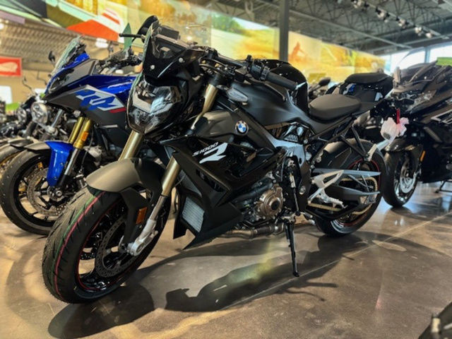 2024 BMW S 1000 R Black Storm Metallic in Street, Cruisers & Choppers in London