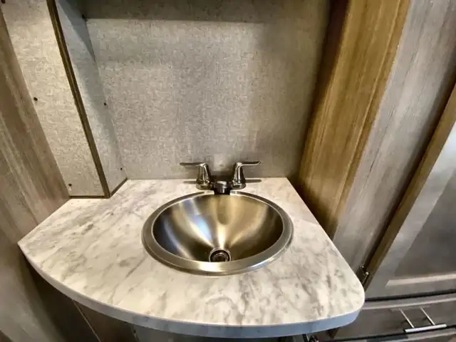 2022 Adventurer LP Class C Adventurer 24DS in RVs & Motorhomes in Prince George - Image 31