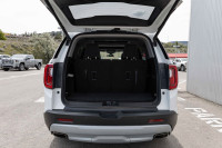 Discover the 2023 GMC Acadia SLE—versatile, spacious, and built for modern families. With three rows... (image 4)