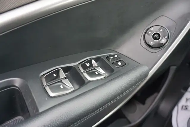2018 Hyundai Santa Fe in Cars & Trucks in Oakville / Halton Region - Image 27