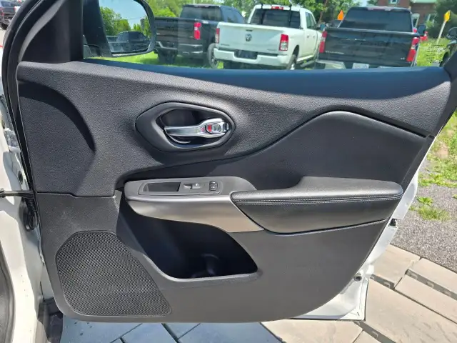 2019 Jeep Cherokee dans Autos et camions dans Ottawa - Image 20