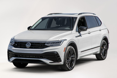 2022 Volkswagen Tiguan Comfortline R-Line Black Edition CLEAN CA