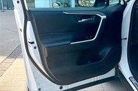 FINANCE OR LEASE PURCHASE PRICE: $31,300 + HST + Finance/Lease Fee + Licensing CASH PRICE: $33,300 +... (image 7)