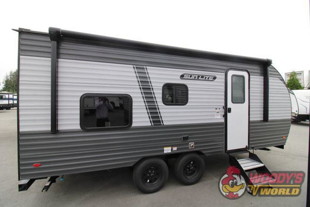 2026 SUNSET PARK RV SUN LITE 21DBLTD in Travel Trailers & Campers in Abbotsford - Image 2