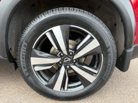 HUD, Moonroof, Leather Seats, Navigation, PowerLiftgate! Thrilling power when you need it and long d... (image 8)