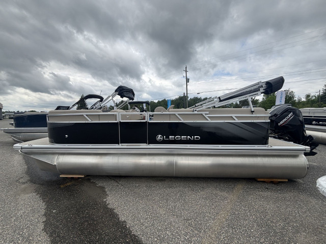 2024 Legend Q-Series LE 21 Lounge Pontoon Boat in Powerboats & Motorboats in Sudbury