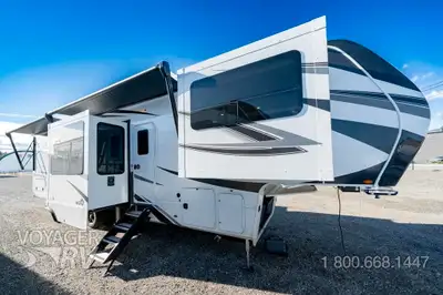 Located in Winfield, BC Call or Text 250-766-4607 Voyager RV Centre 1-800-668-1447 Residential Livin...