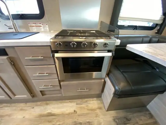 2022 Adventurer LP Class C Adventurer 19RD in RVs & Motorhomes in Edmonton - Image 18