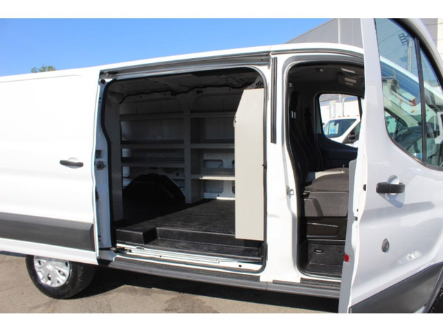 2015 Ford Transit Cargo Van T-250 130WB CARGO TABLETTE SÉPARATEU in Cars & Trucks in Laval / North Shore - Image 4