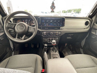 À voir! / Come see it! TRÈS BIEN ÉQUIPÉ / VERY WELL EQUIPPED. Version Sport 4x4 avec Moteur V6 3.6L,... (image 9)