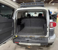 Véhicule très bien entretenu. 82 dossiers d'entretiens!!! Prêt à partir! TOYOTA FJ CRUISER 4WD 2007/... (image 6)