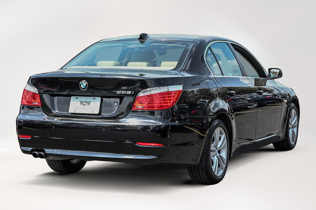 2009 BMW 5 Series 528i xDrive*Toit*Cuir*Tres propre Xdrive*Cuir* in Cars & Trucks in City of Montréal - Image 4