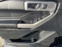**WE WILL BEAT ANY DEALER IN THE CITY** Infinite Blue Metallic Tinted Clearcoat 2021 Ford Explorer L... (image 5)