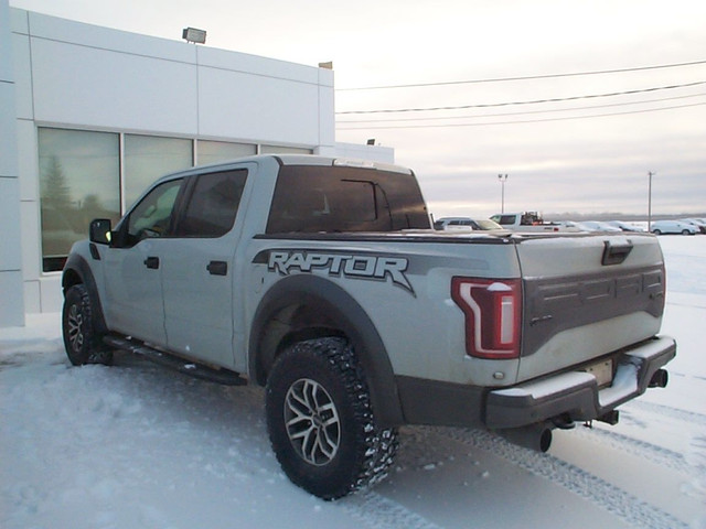 2017 Ford F 150 Raptor 4x4 Crew - Avalanche Grey in Cars & Trucks in Timmins - Image 4
